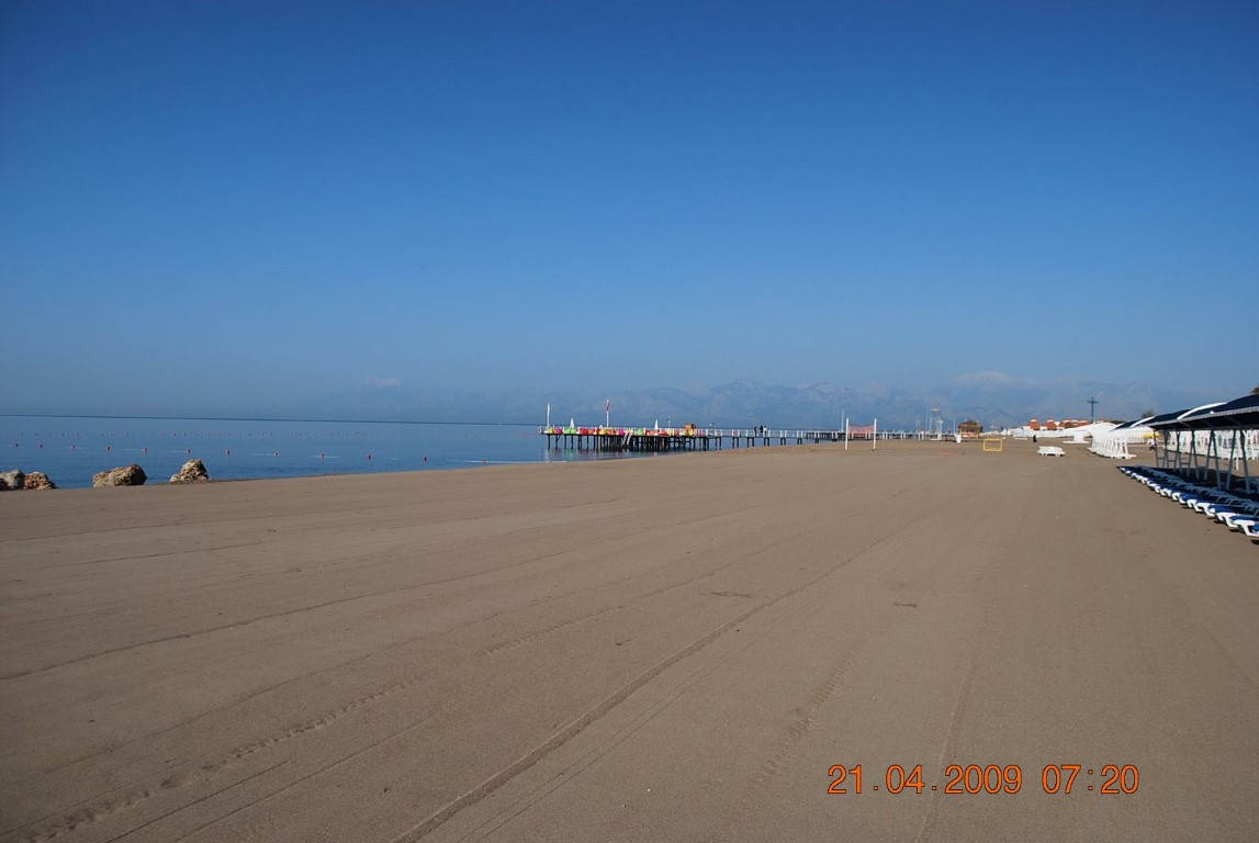 imagini hotel TITANIC LARA